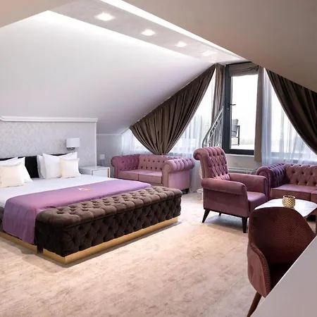 Hotel Queen Palace