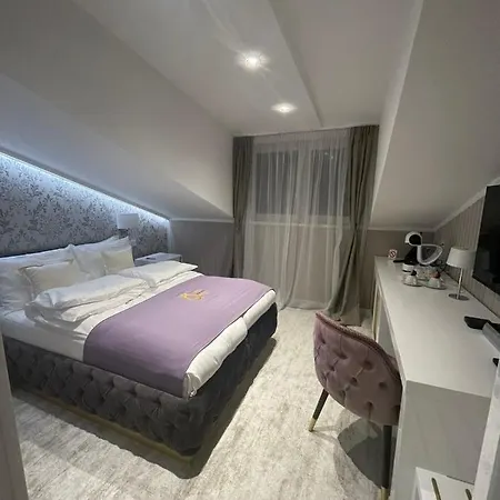 Queen Palace Hotel