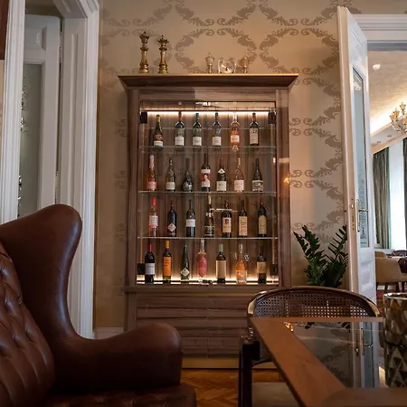 Queen Palace Hotel Nowy Sad