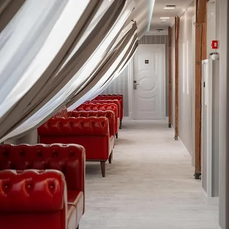 Hotel Queen Palace *