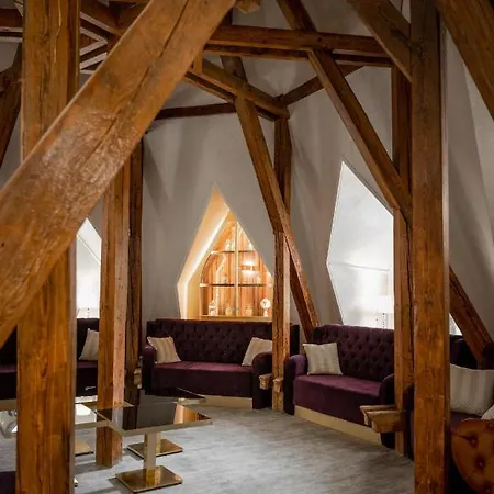 Queen Palace Hotel Novi Sad