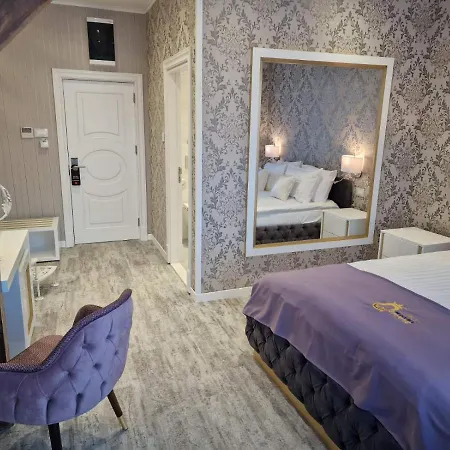 Hotel Queen Palace