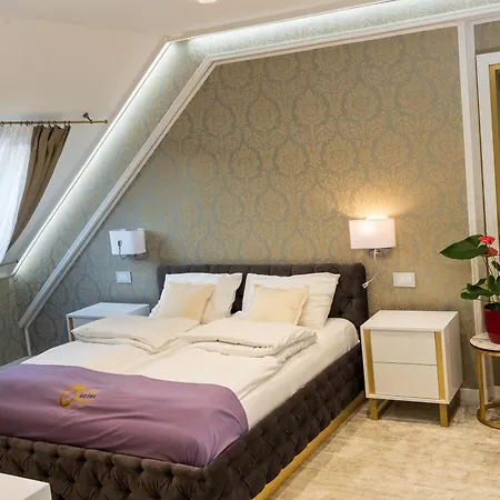 Hotel Queen Palace