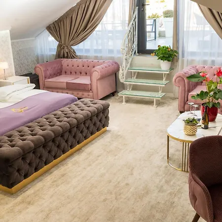 Queen Palace *
