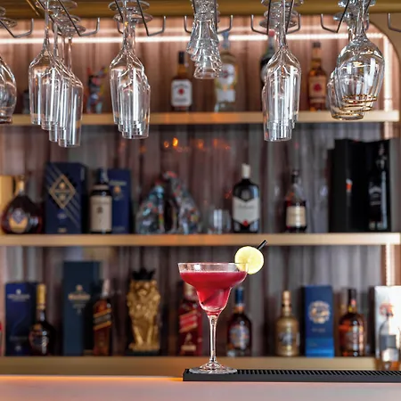 Queen Palace Hotel *