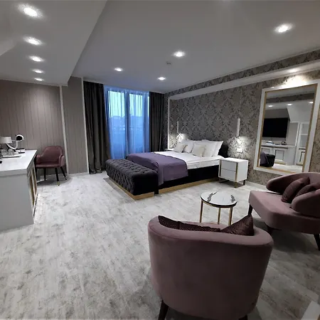 Queen Palace * Nowy Sad